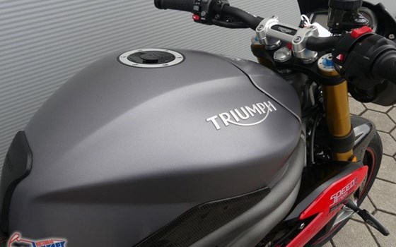 Gebrauchtmotorrad Triumph Speed Triple R - Bild 3