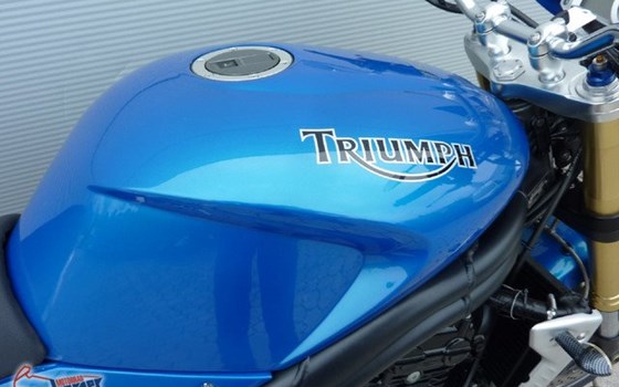 Gebrauchtmotorrad Triumph Speed Triple 1050 - Bild 3