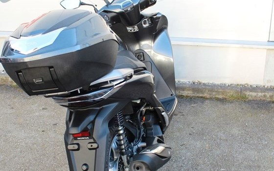 Gebrauchtmotorrad Honda SH125i - Bild 8