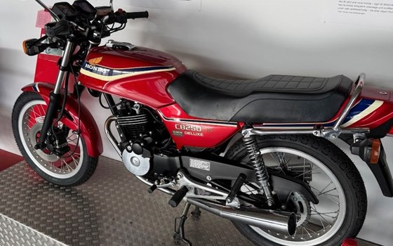 Gebrauchtmotorrad Honda CB 250 - Bild 4