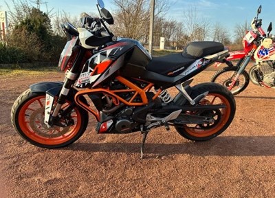 GEBRAUCHTFAHRZEUG KTM 390 Duke