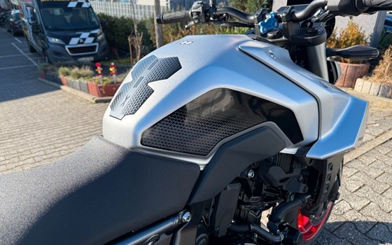 Gebrauchtmotorrad Suzuki GSX-8S - Bild 11