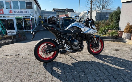 Gebrauchtmotorrad Suzuki GSX-8S - Bild 2