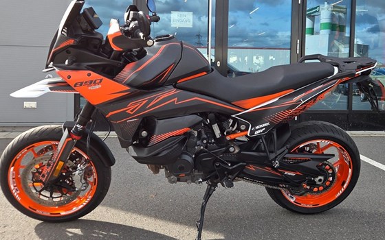 Gebrauchtmotorrad KTM 890 SMT - Bild 2