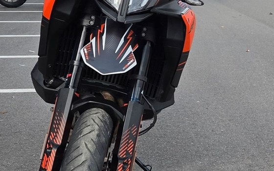 Gebrauchtmotorrad KTM 890 SMT - Bild 3