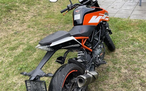 Gebrauchtmotorrad KTM 125 Duke - Bild 4