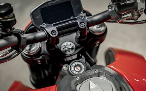 Gebrauchtmotorrad Ducati Hypermotard 950 - Bild 8