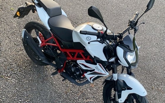 Gebrauchtmotorrad Benelli BN 125 - Bild 4