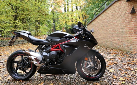 Gebrauchtmotorrad MV Agusta F3 800 - Bild 3