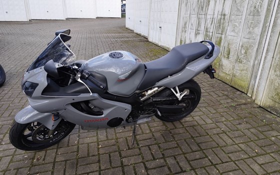 Gebrauchtmotorrad Honda CBR 600 F - Bild 2