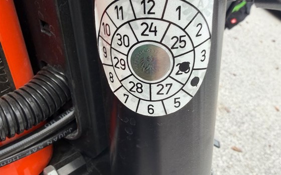 Gebrauchtmotorrad KTM 690 SMC - Bild 3