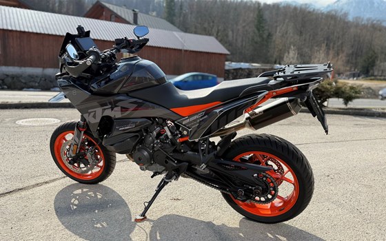 Gebrauchtmotorrad KTM 890 SMT - Bild 2