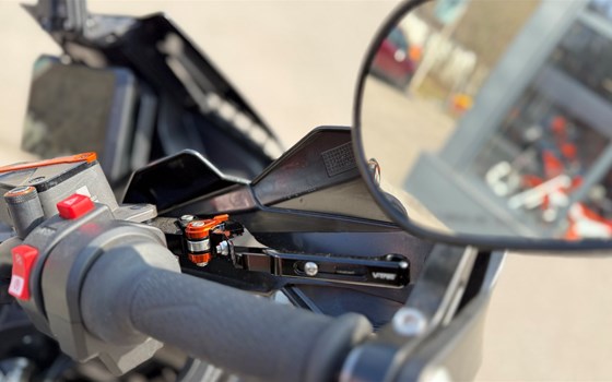 Gebrauchtmotorrad KTM 890 SMT - Bild 8