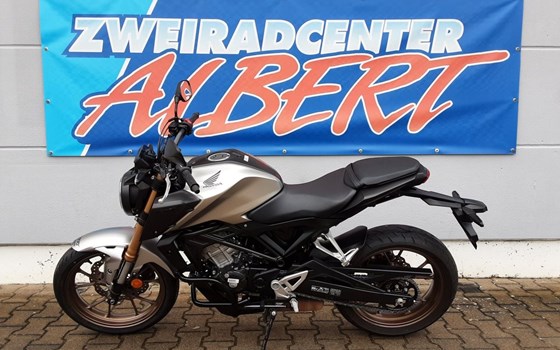 Gebrauchtmotorrad Honda CB125R - Bild 1