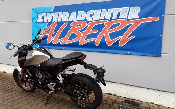 Gebrauchtmotorrad Honda CB125R - Bild 2