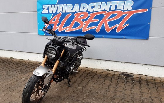 Gebrauchtmotorrad Honda CB125R - Bild 6