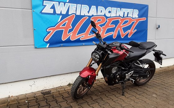 Gebrauchtmotorrad Honda CB125R - Bild 3