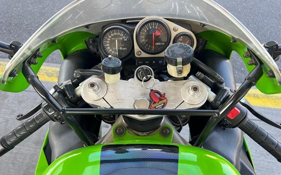 Gebrauchtmotorrad Kawasaki ZX-7R Ninja - Bild 4
