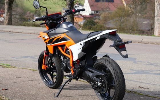 Gebrauchtmotorrad KTM 125 SMC R - Bild 7