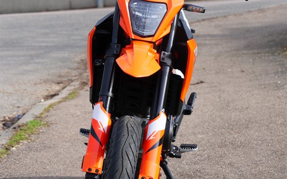Gebrauchtmotorrad KTM 125 SMC R - Bild 8