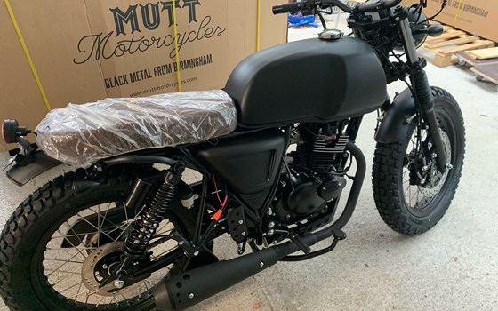 Gebrauchtmotorrad Mutt Akita 125 - Bild 3