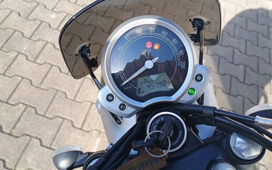 Gebrauchtmotorrad Triumph Street Twin - Bild 3