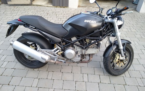 Gebrauchtmotorrad Ducati Monster 900 i.e. Dark - Bild 2