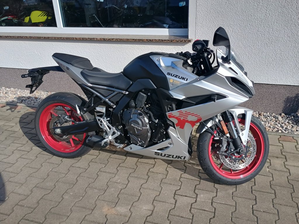 Suzuki GSX-8R