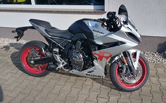 Gebrauchtmotorrad Suzuki GSX-8R - Bild 1