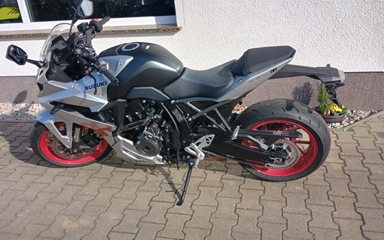 Gebrauchtmotorrad Suzuki GSX-8R - Bild 2