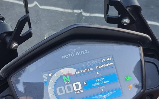 Gebrauchtmotorrad Moto Guzzi V85 TT - Bild 11