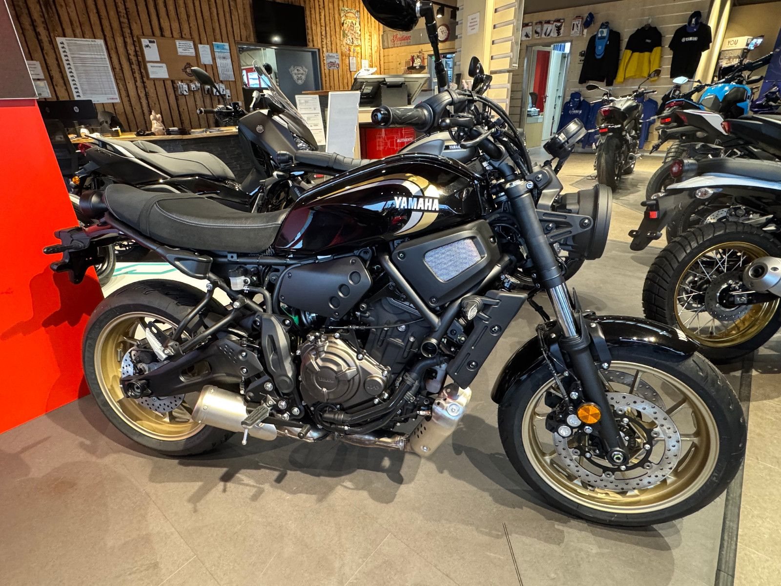 Yamaha XSR700