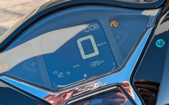 Gebrauchtmotorrad Honda SH125i - Bild 6