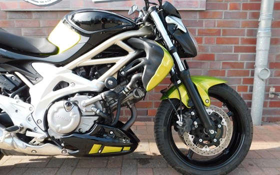 Gebrauchtmotorrad Suzuki SFV 650 Gladius - Bild 14