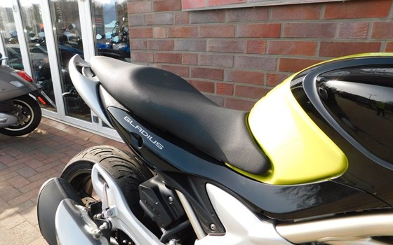 Gebrauchtmotorrad Suzuki SFV 650 Gladius - Bild 16