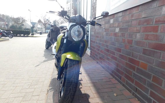 Gebrauchtmotorrad Suzuki SFV 650 Gladius - Bild 3