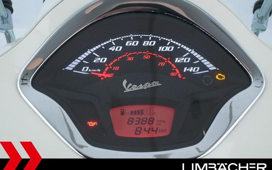 Gebrauchtmotorrad Vespa GTS 300 i.e. - Bild 12