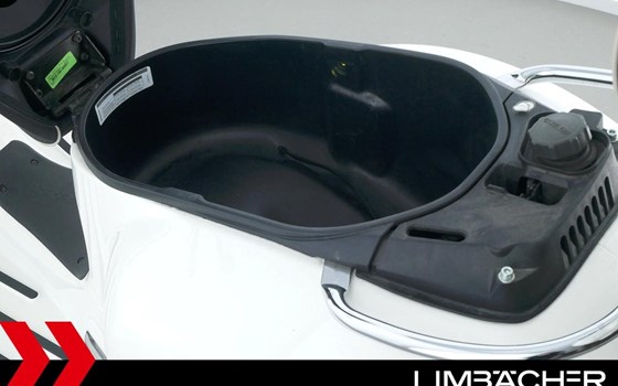 Gebrauchtmotorrad Vespa GTS 300 i.e. - Bild 21