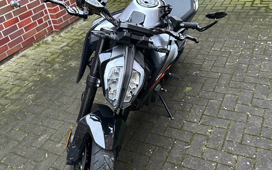 Gebrauchtmotorrad KTM 790 Duke L - Bild 4