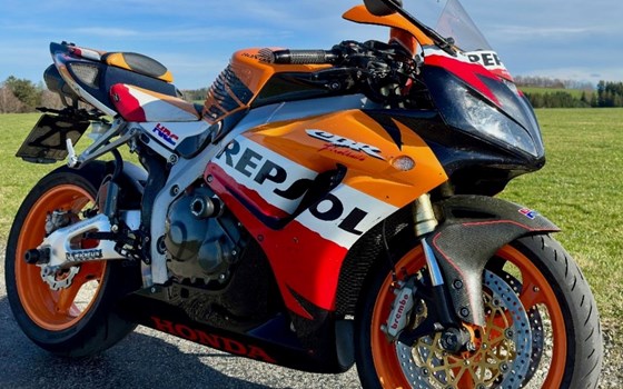 Gebrauchtmotorrad Honda CBR1000RR Fireblade - Bild 2