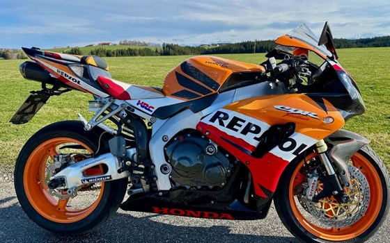 Gebrauchtmotorrad Honda CBR1000RR Fireblade - Bild 4