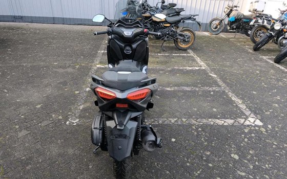 Gebrauchtmotorrad Yamaha XMAX 125 Tech MAX - Bild 7