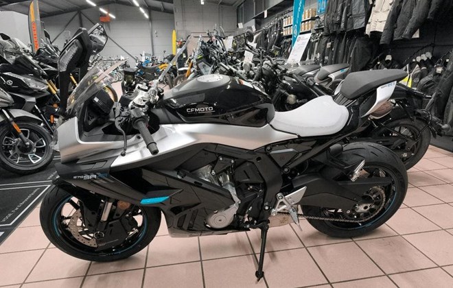 CFMOTO 675SR-R