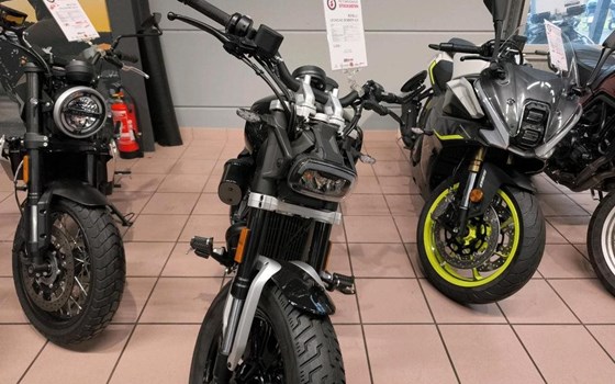 Neufahrzeug Benelli Leoncino Bobber 400 - Bild 7