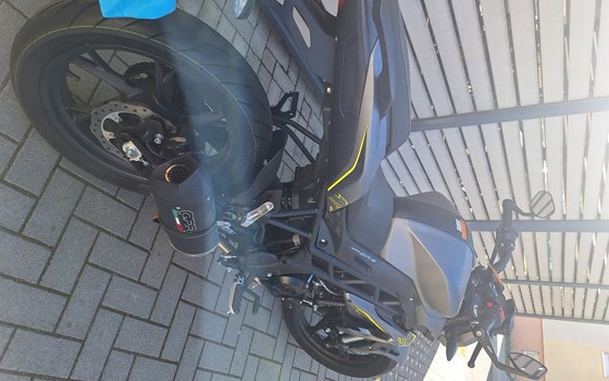 Gebrauchtmotorrad Benelli BN 125 - Bild 3