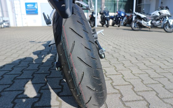 Gebrauchtmotorrad Honda CB125R - Bild 13