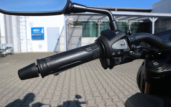 Gebrauchtmotorrad Honda CB125R - Bild 15