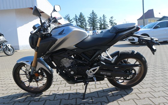 Gebrauchtmotorrad Honda CB125R - Bild 4