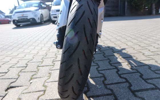 Gebrauchtmotorrad Honda CB125R - Bild 9