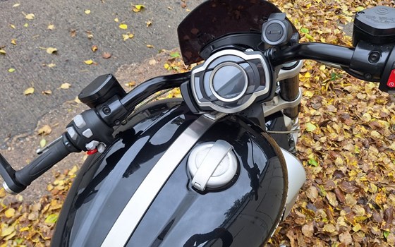 Gebrauchtmotorrad Triumph Rocket 3 GT - Bild 4